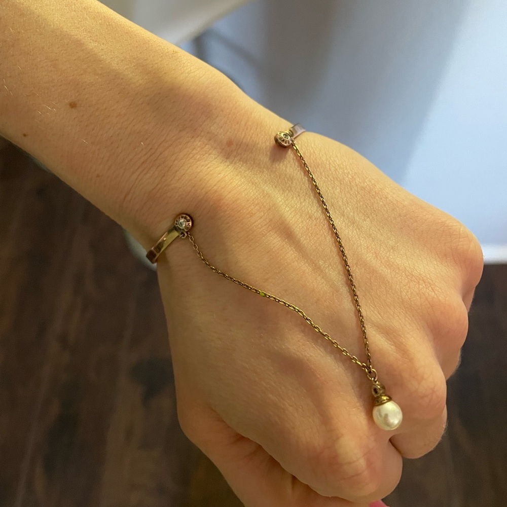 Henri bendel luxe pearl cuff